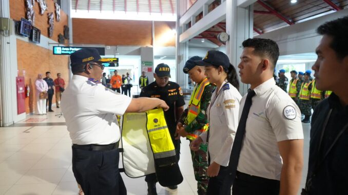bandara bali Bali's Ngurah Rai Airport will be the center of activity during Christmas and New Year. Airport officers have been prepared to handle the density of passengers - IST