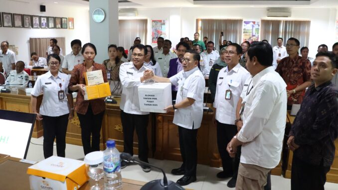 Handover of 170,000 Thousand Vaccines to Bali Provincial Government - IST
