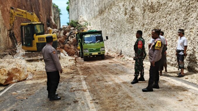 Tanah Barak cliff landslides - IST