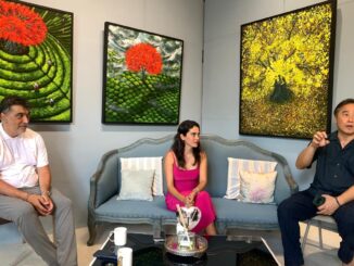 Art observer from Türkiye, Cem Bülent Ünal, painter Halime Türkyılmaz and owner of Art Xchange Gallery Benny Oentoro at a press conference, 29 July 20206 – IST