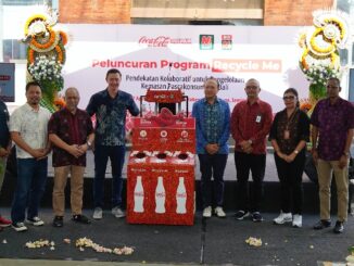 (From left to right) M Mart Support GM I Gde Purwadarmana; CCEP Indonesia Public Affairs, Communications, and Sustainability (PACS) Manager Dhedy Adi Nugroho; Coca-Cola Indonesia PACS Director Triyono Prijosoesilo; CCEP Indonesia Sales Modern Trade Director Steven Geysen; M Mart Management representative Santiawan; Head of the Waste, Hazardous Waste, and Environmental Pollution & Damage Control Division at the Bali Environmental Agency (DHLK) Ida Bagus Kade Wiranegara; Head of the Badung Environmental Agency Made Rai Warastuti; and M Mart Managing Director Ramesh Ram Khaeruddin. Coca-Cola Indonesia and M Mart launched the "Recycle Me" program—a collaborative approach to post-consumer packaging management—at the Arjuna Disaster Shelter in Seminyak, Bali, on Friday, August 7, 2026.